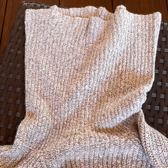 Grey sweater - Picture 2 of 3